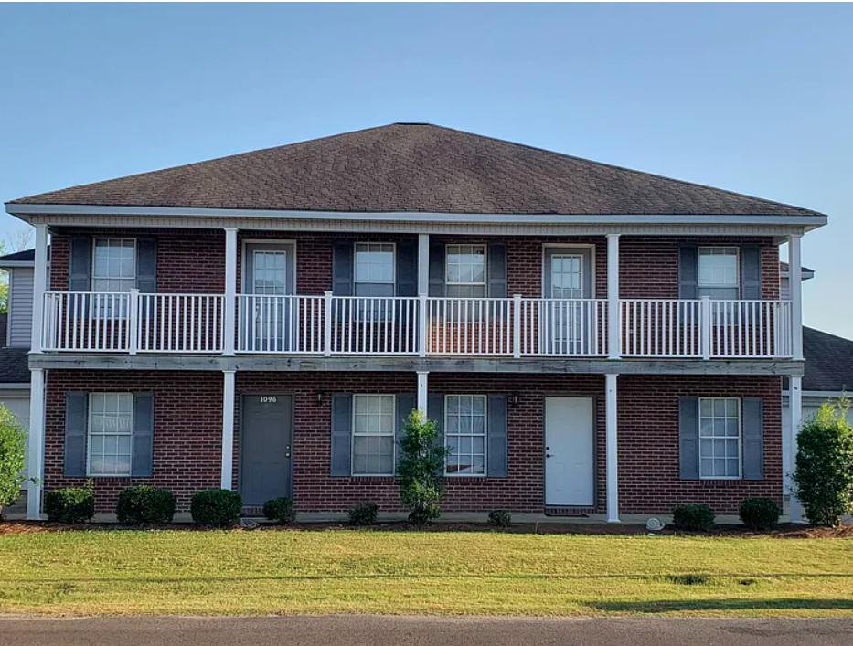 1096 Saint Andrews Lane - 1